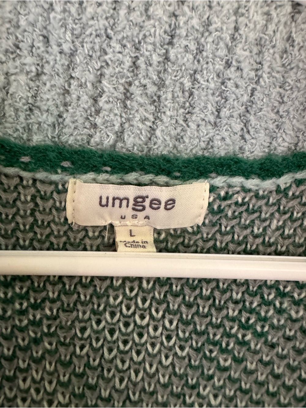 Umgee Green and Cream Two-Tone Knit Sweater
